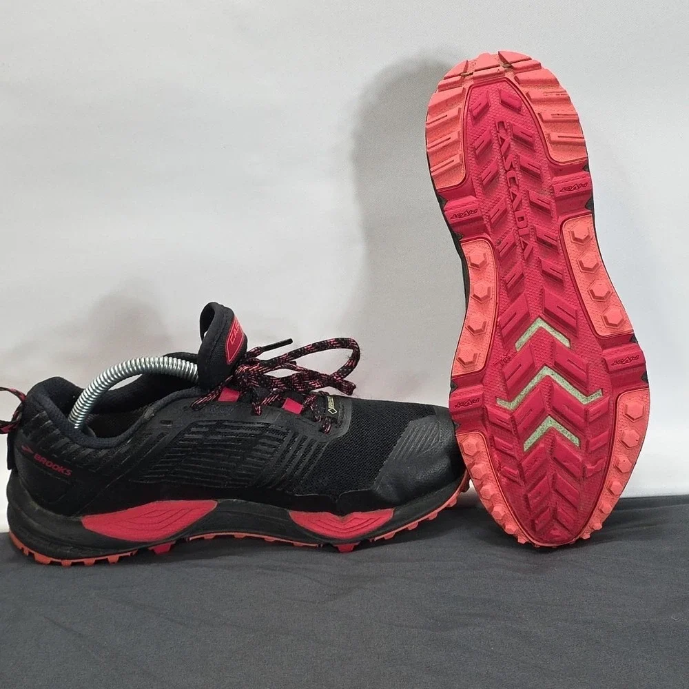 Size 7 - Brooks Cascadia 13 GTX Black - 1202731-B048 - Picture 6 of 8
